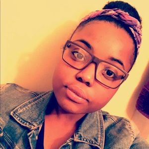 Meet your Posher, Leanne